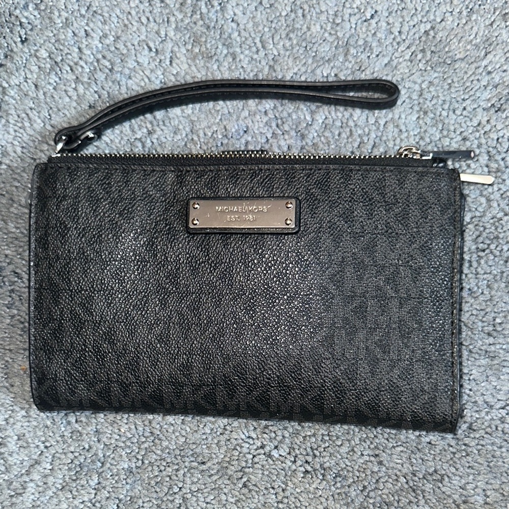 Michael Kors Wristlet